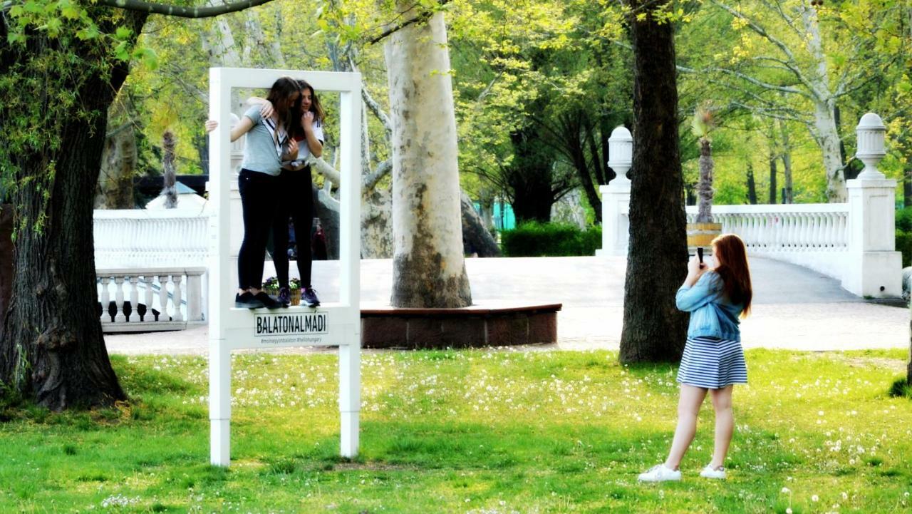 Miniszilva Apartman Balatonalmádi Exteriör bild